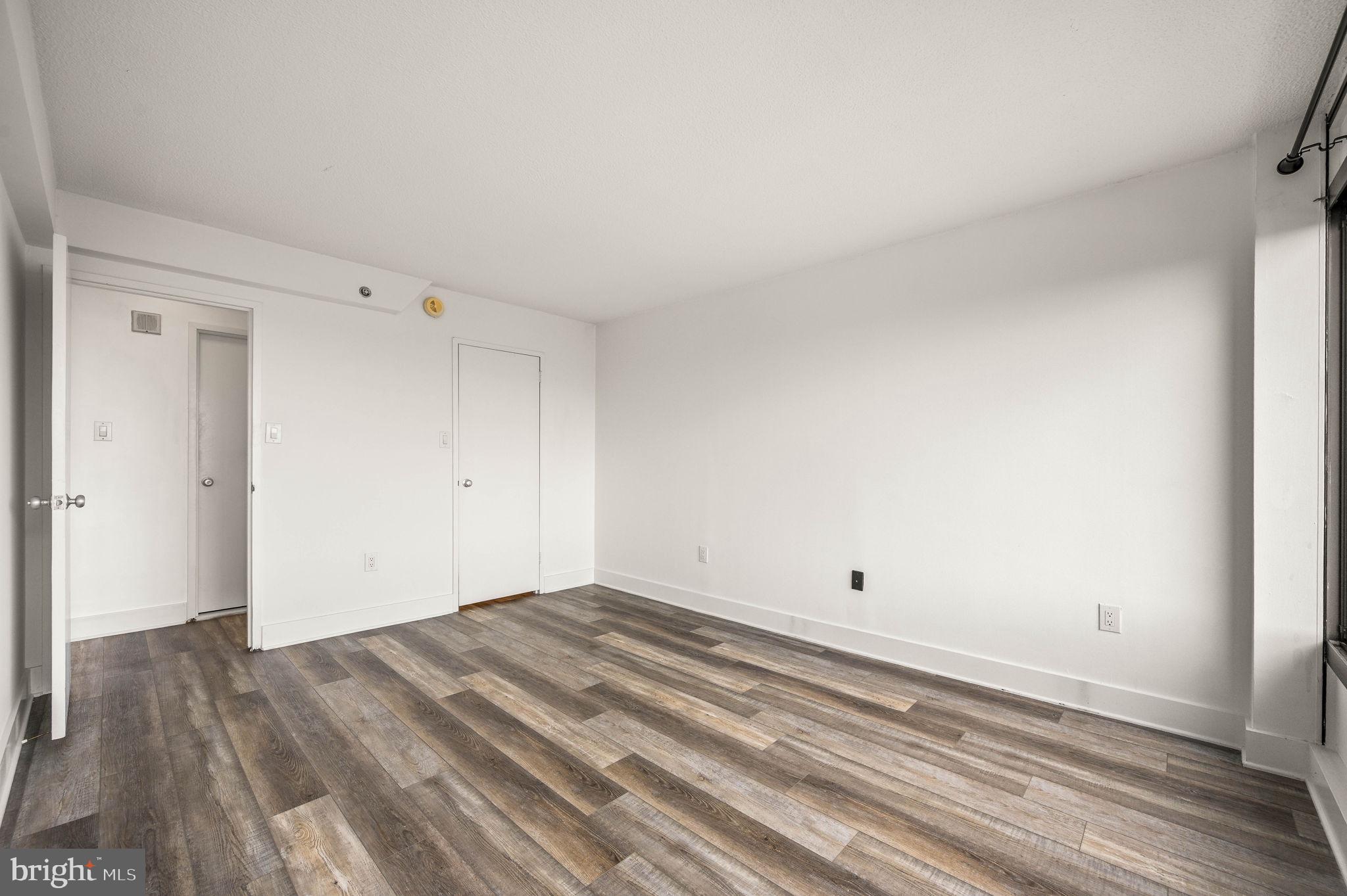 2001 HAMILTON STREET 1521