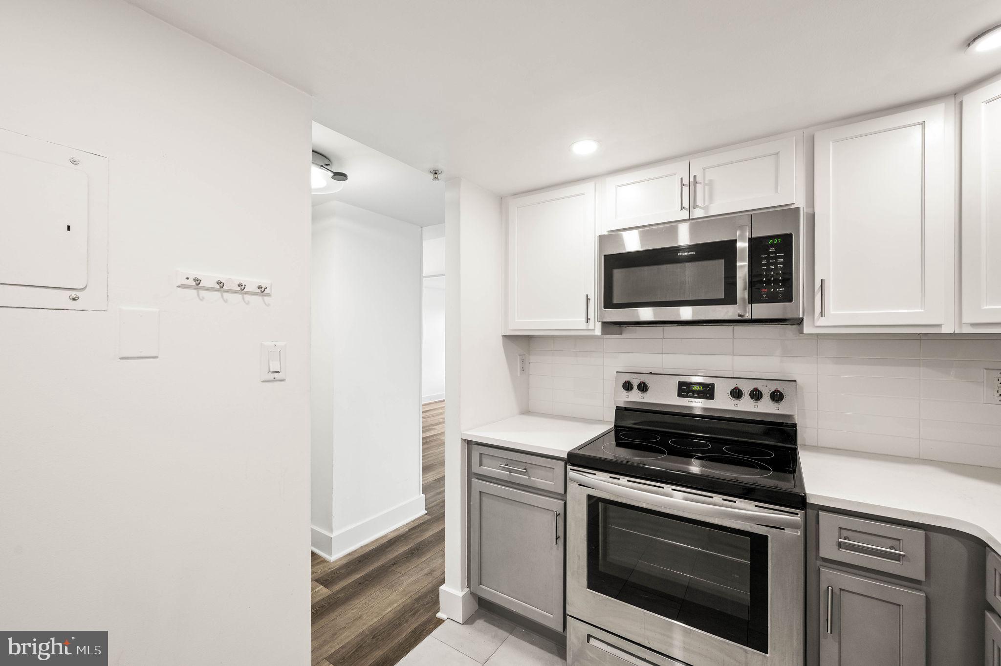 2001 HAMILTON STREET 1521