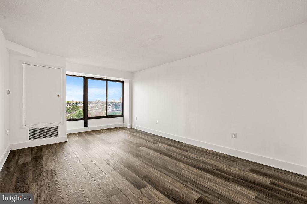 2001 HAMILTON STREET 1521