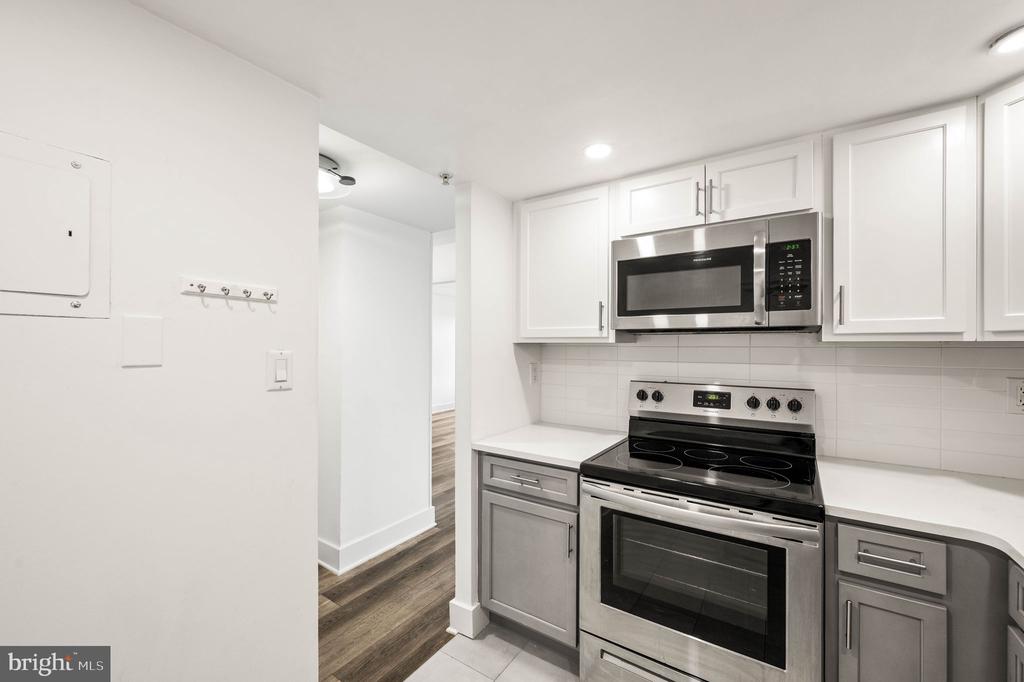 2001 HAMILTON STREET 1521