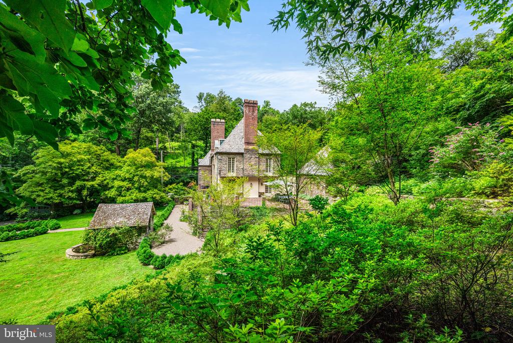 42 W BELLS MILL ROAD