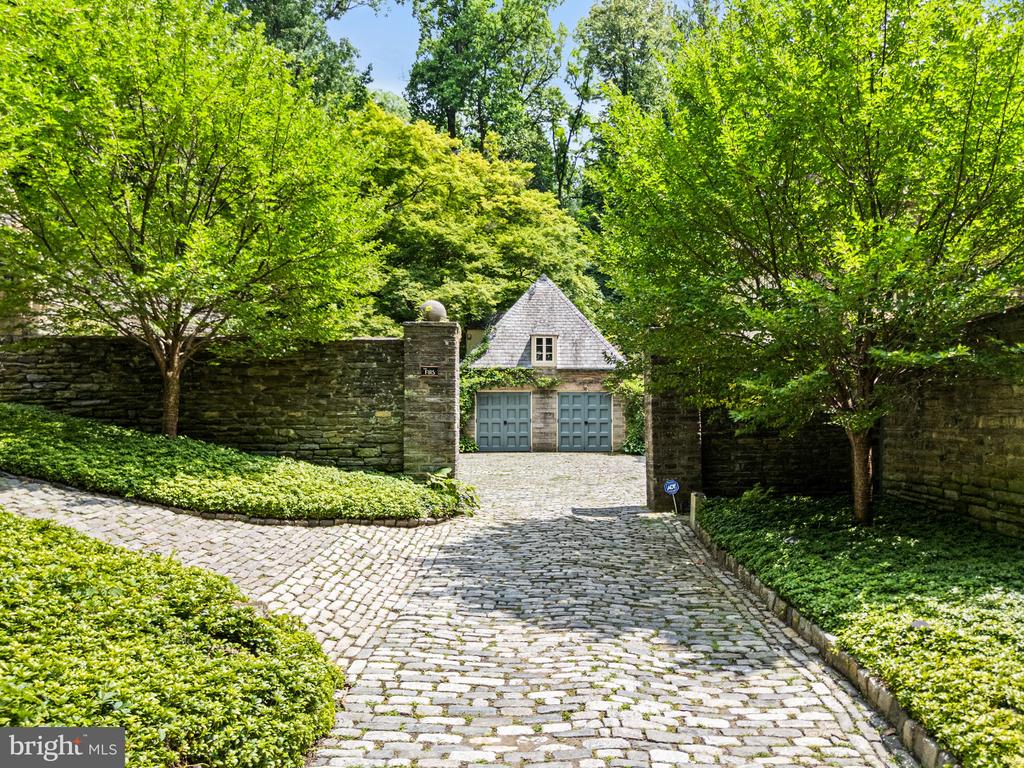 42 W BELLS MILL ROAD