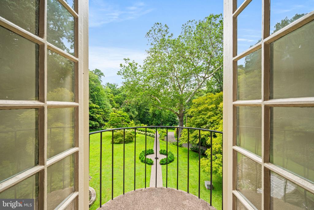 42 W BELLS MILL ROAD