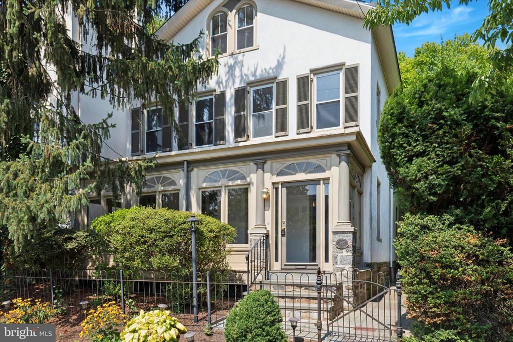 195 E EVERGREEN AVENUE