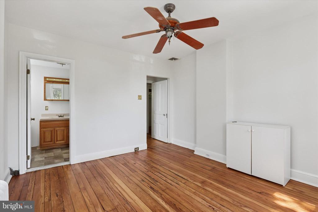 195 E EVERGREEN AVENUE