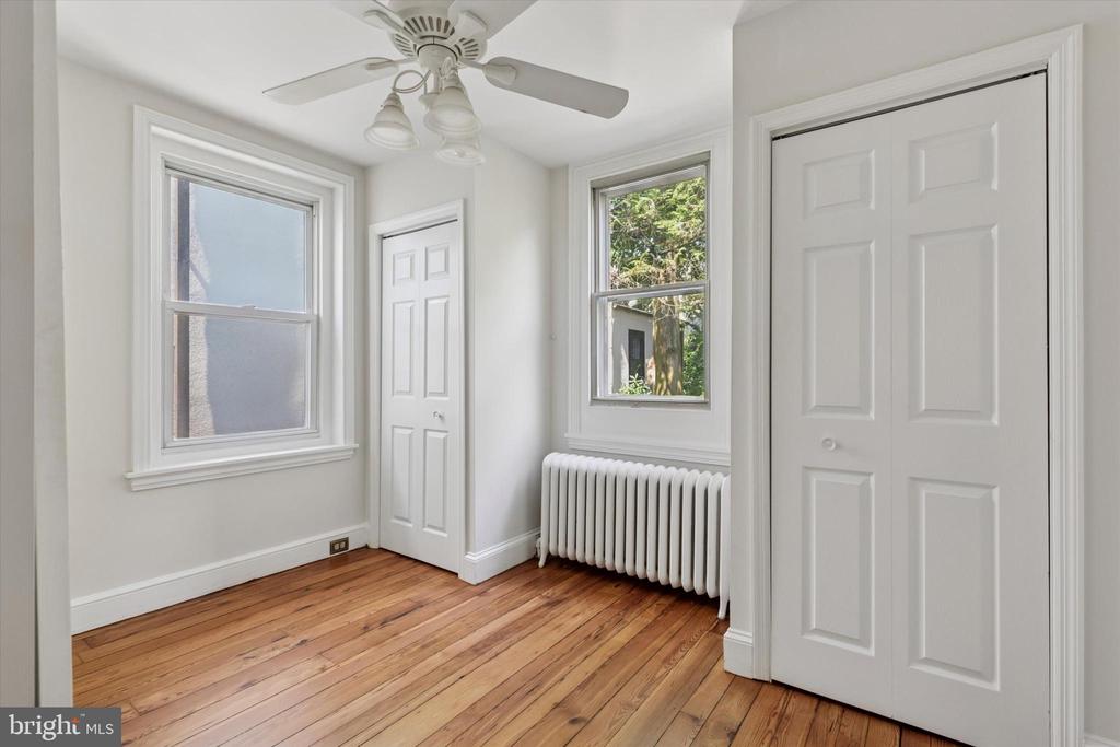 195 E EVERGREEN AVENUE