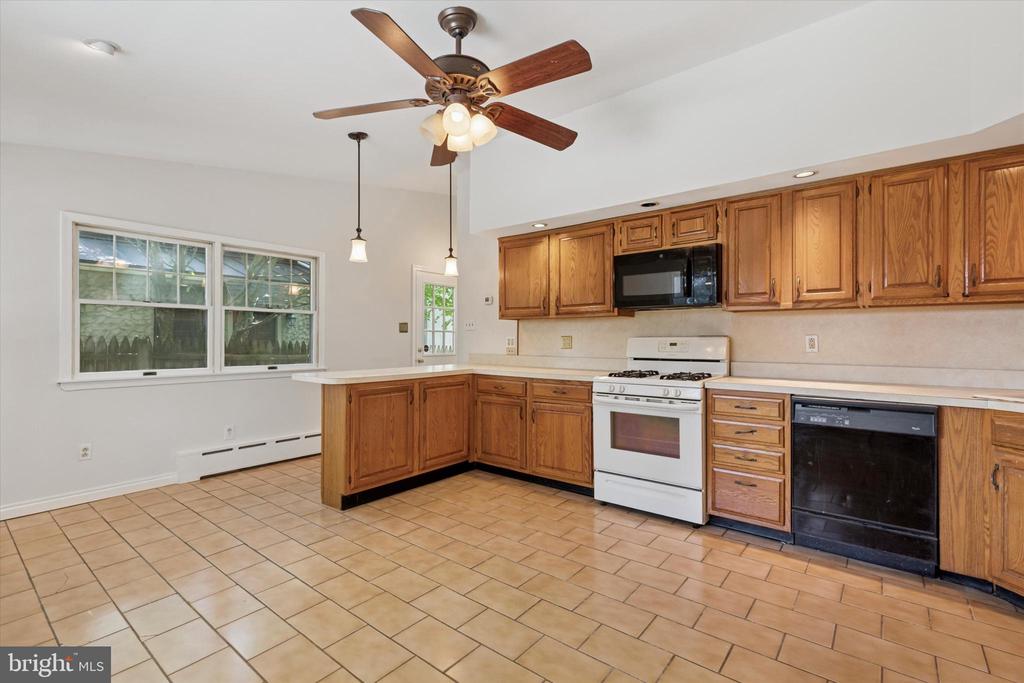 195 E EVERGREEN AVENUE