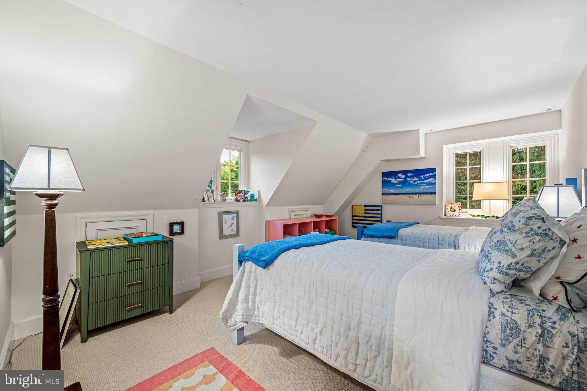 8702 SEMINOLE STREET