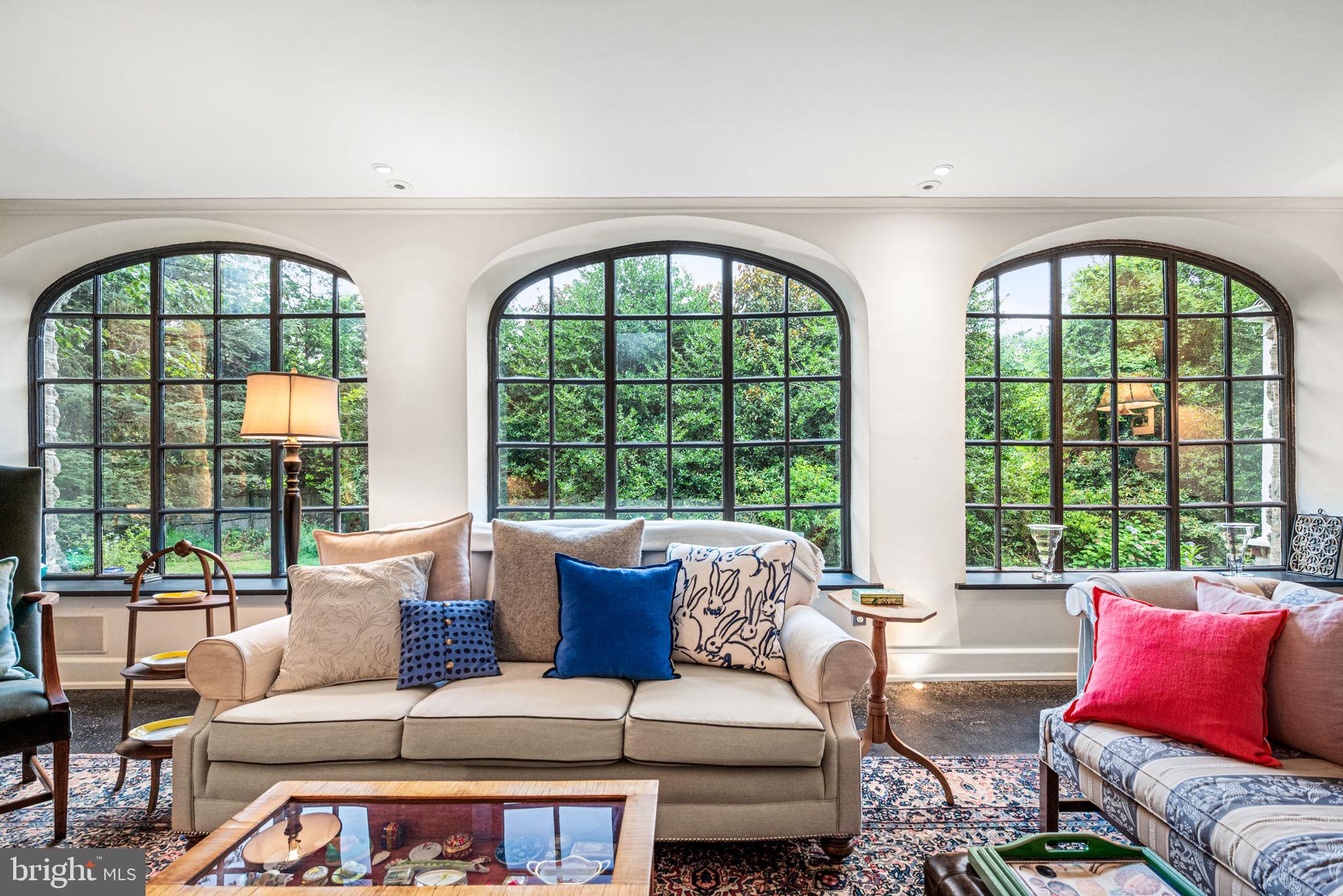 8702 SEMINOLE STREET