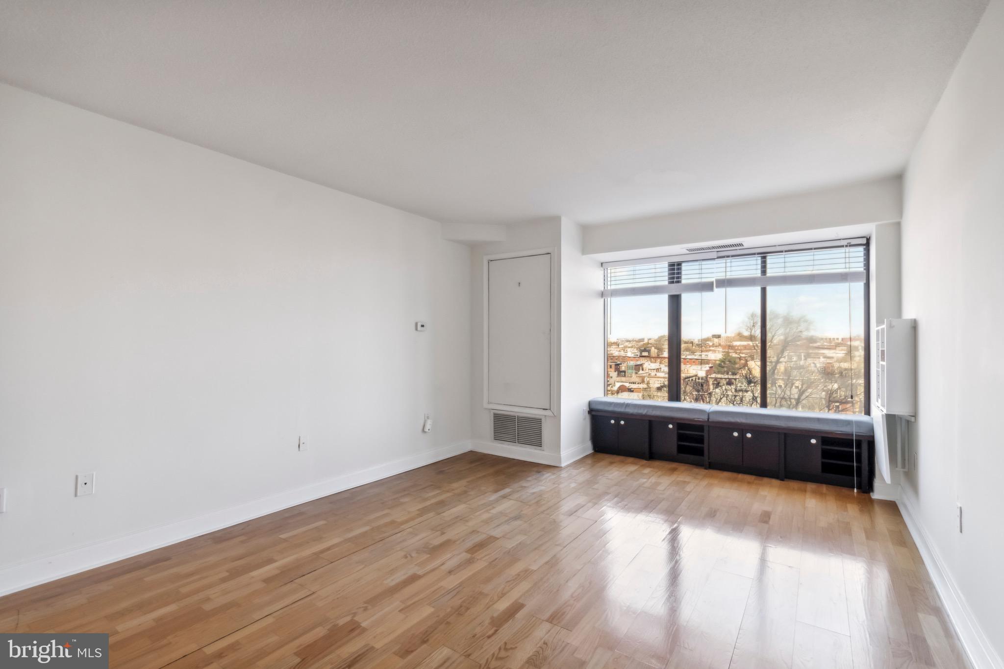 2001 HAMILTON STREET 927