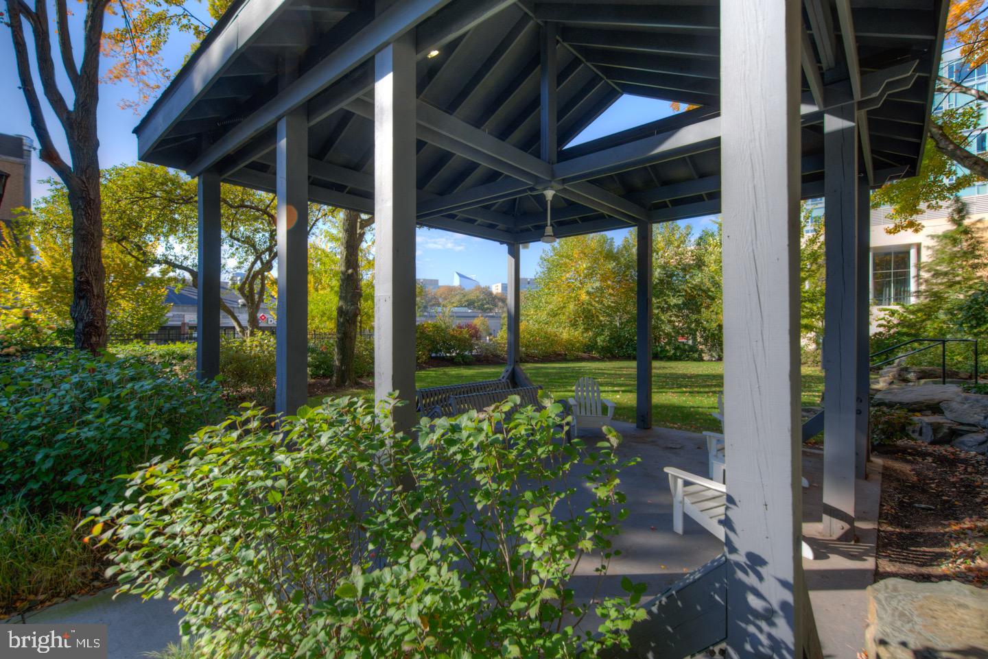 2001 HAMILTON STREET 927