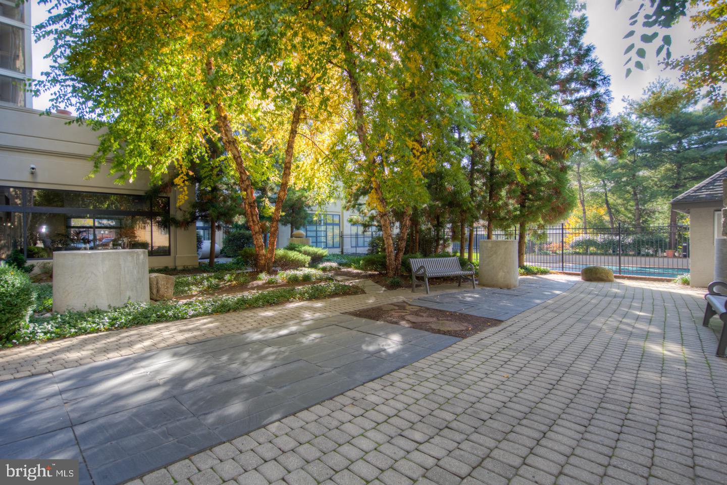 2001 HAMILTON STREET 927