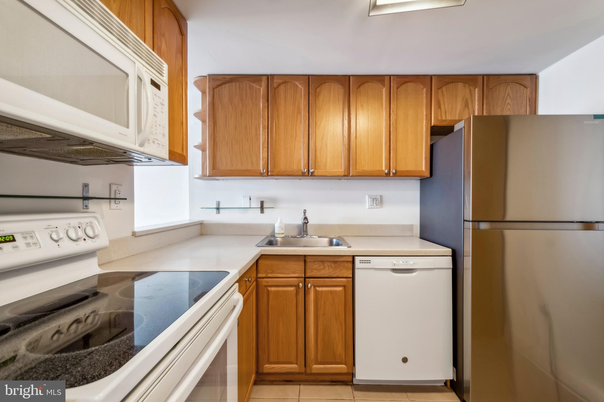 2001 HAMILTON STREET 927