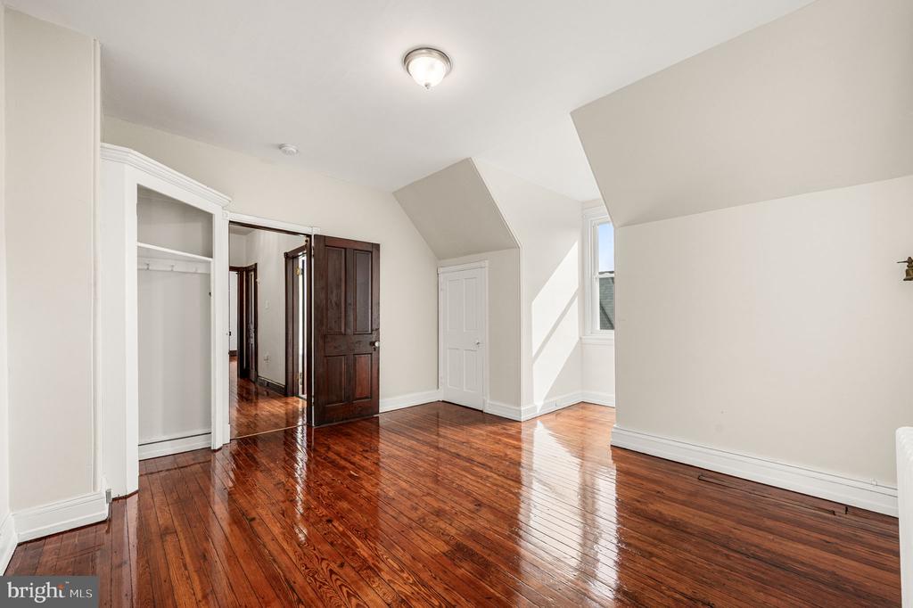 5113 PULASKI AVENUE