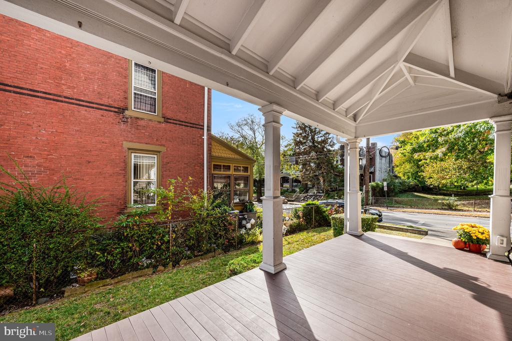 5113 PULASKI AVENUE
