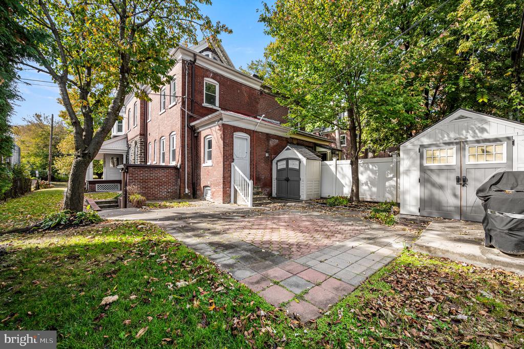 5113 PULASKI AVENUE