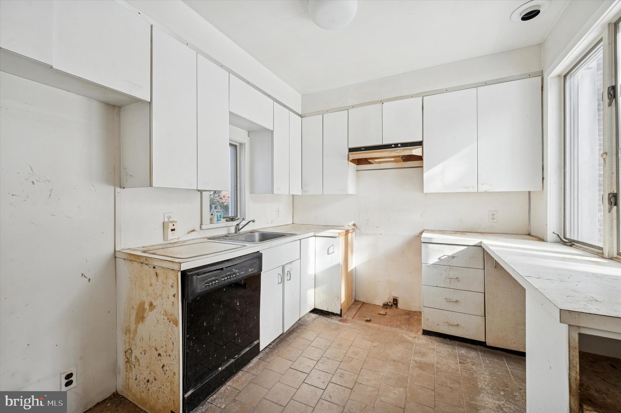 264 W WASHINGTON LANE