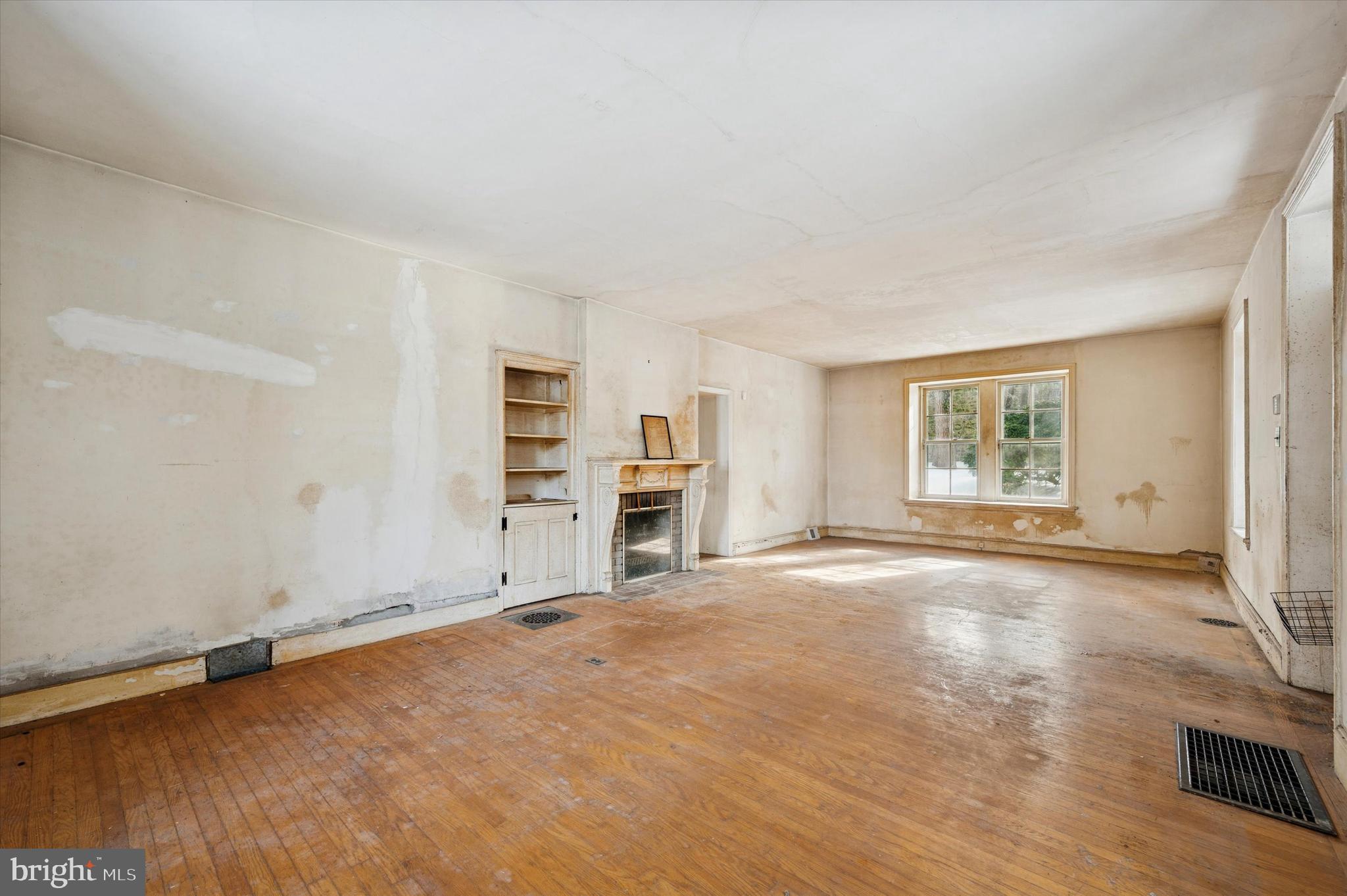 264 W WASHINGTON LANE