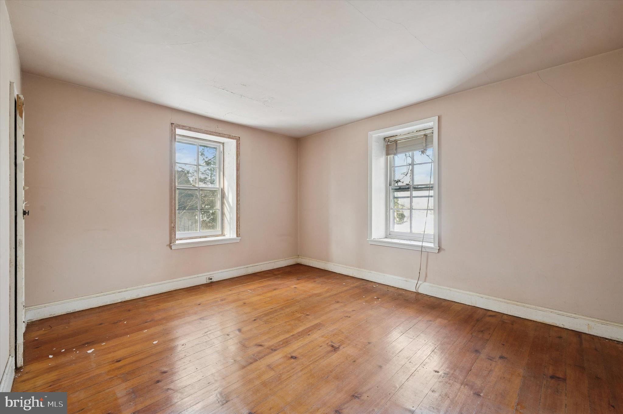 264 W WASHINGTON LANE