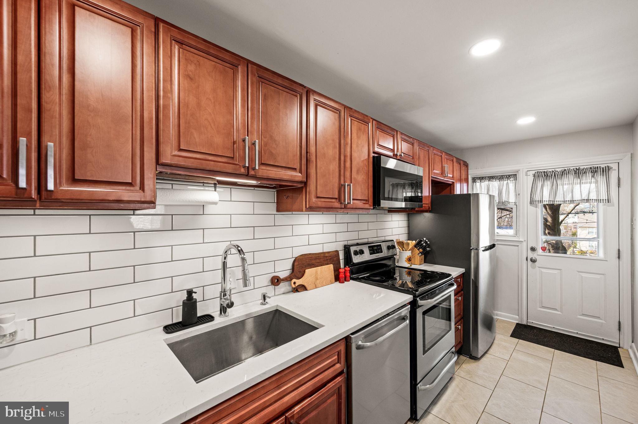 7618 BURHOLME AVENUE