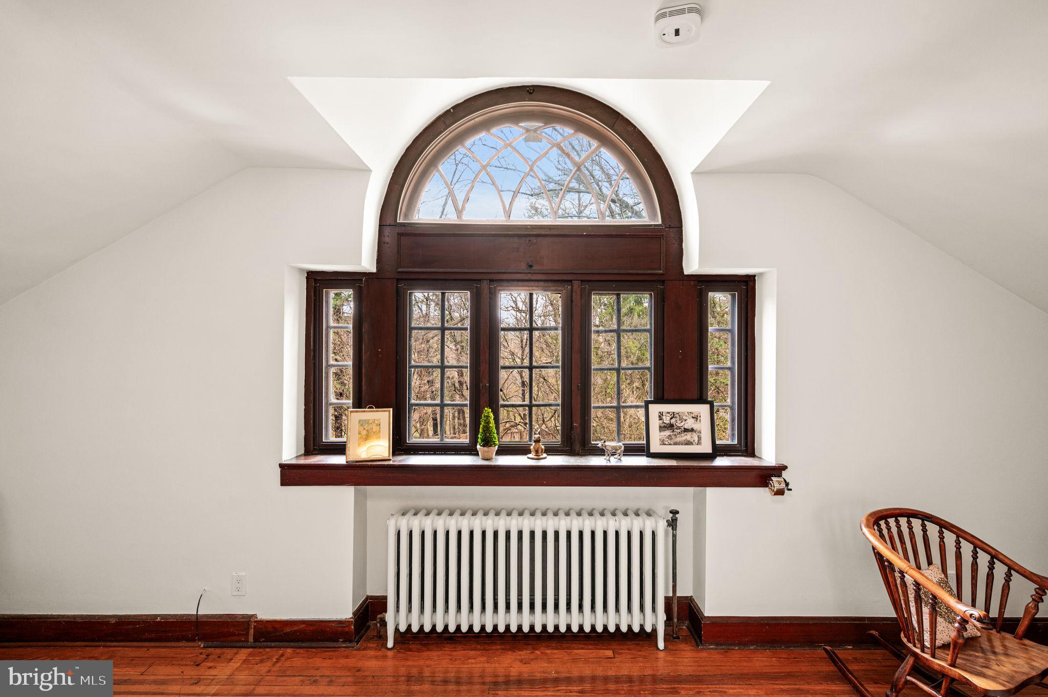 511 W MORELAND AVENUE