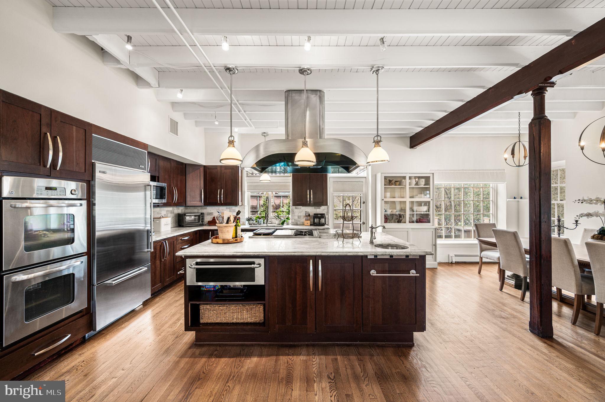 511 W MORELAND AVENUE