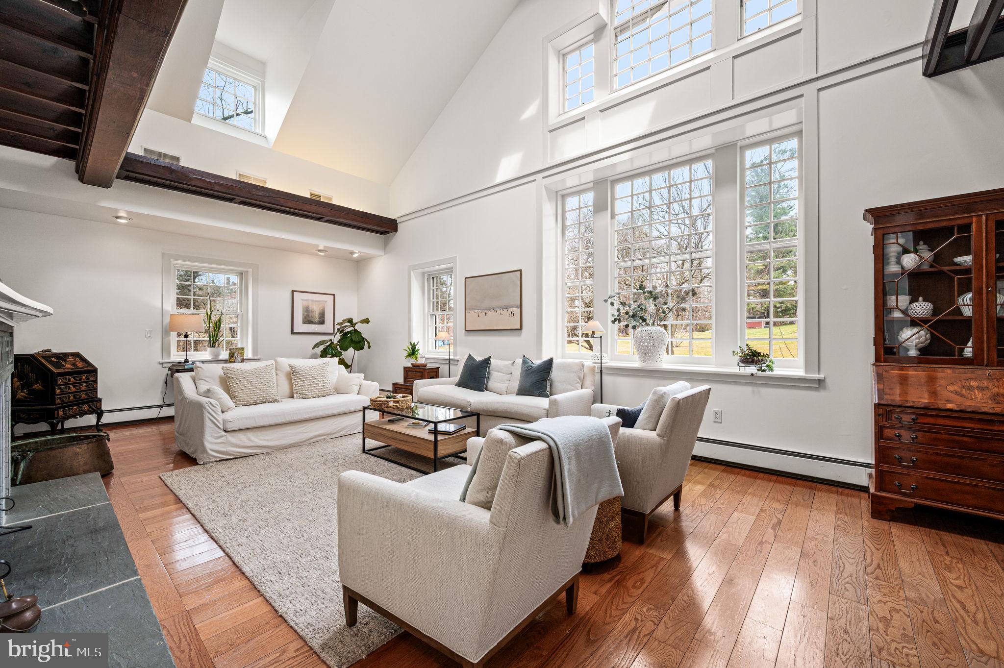 511 W MORELAND AVENUE