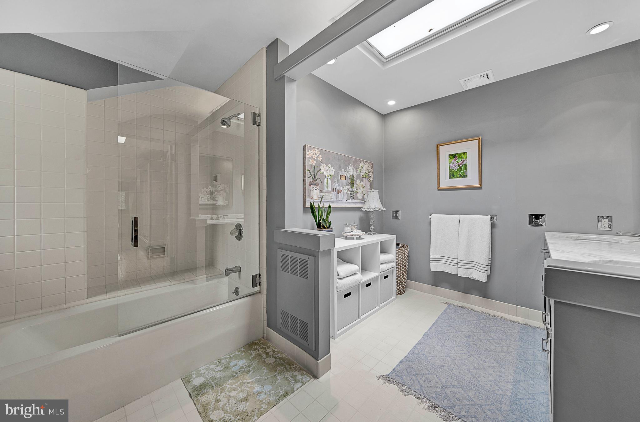 511 W MORELAND AVENUE