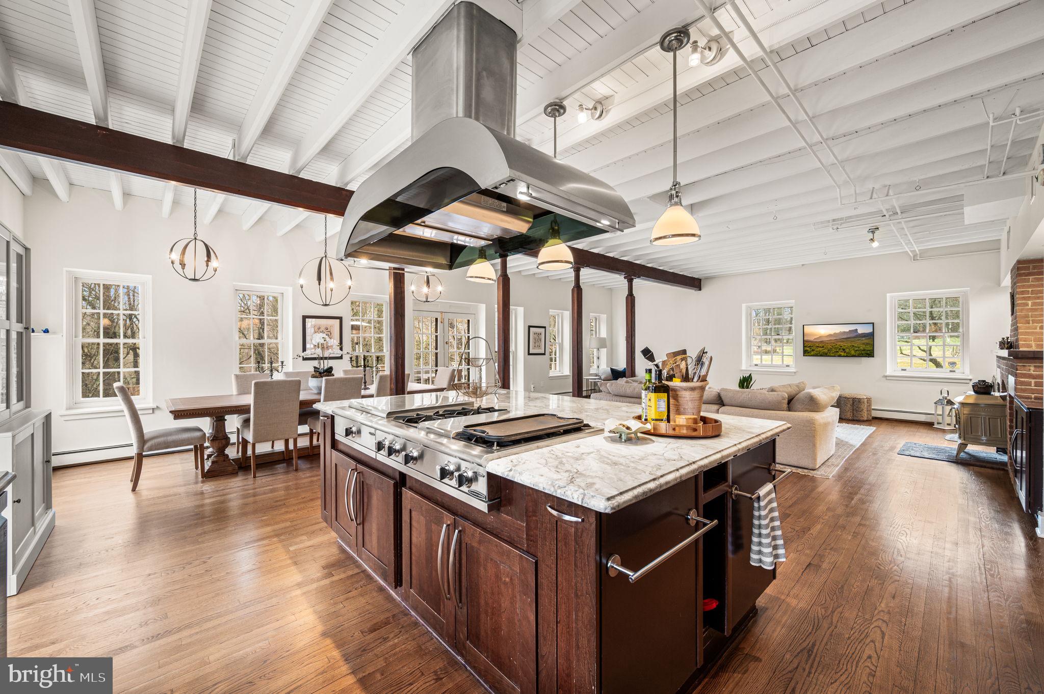 511 W MORELAND AVENUE