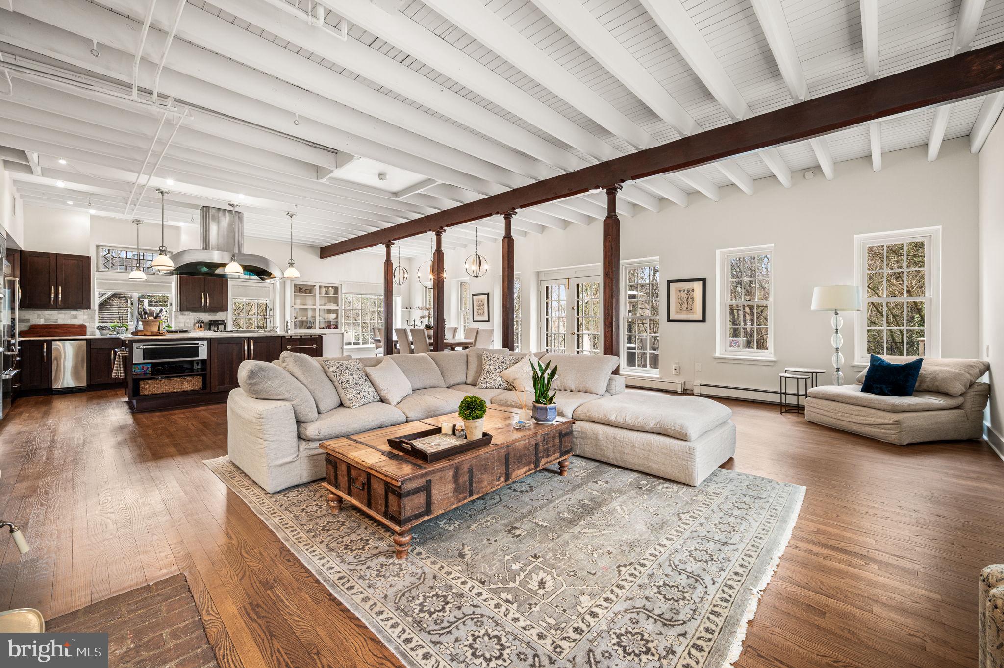 511 W MORELAND AVENUE