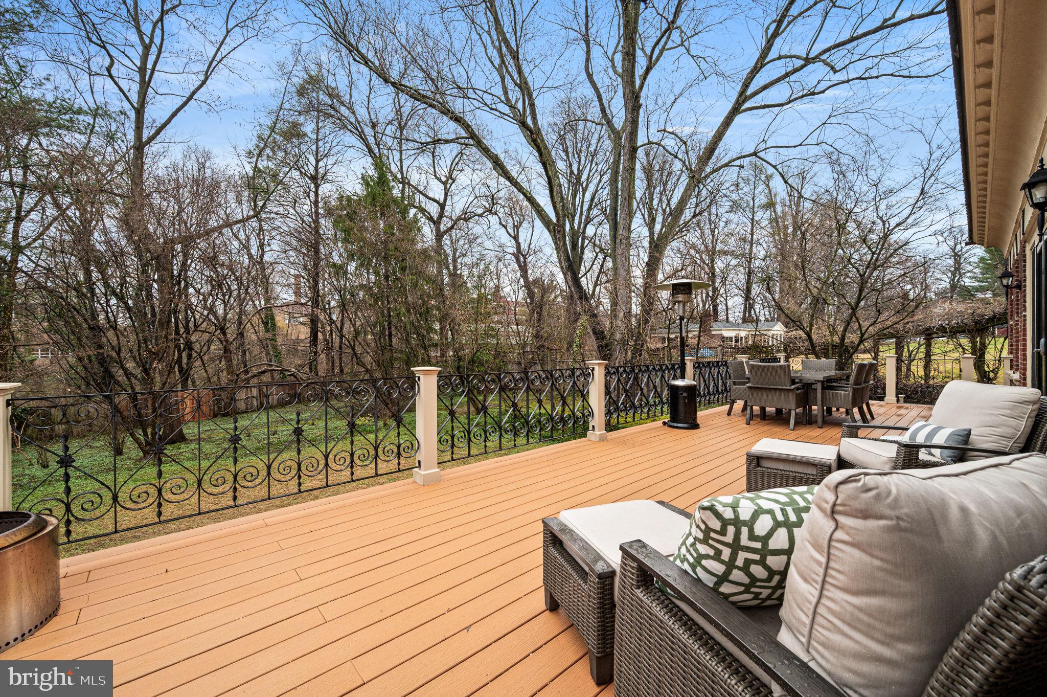 511 W MORELAND AVENUE