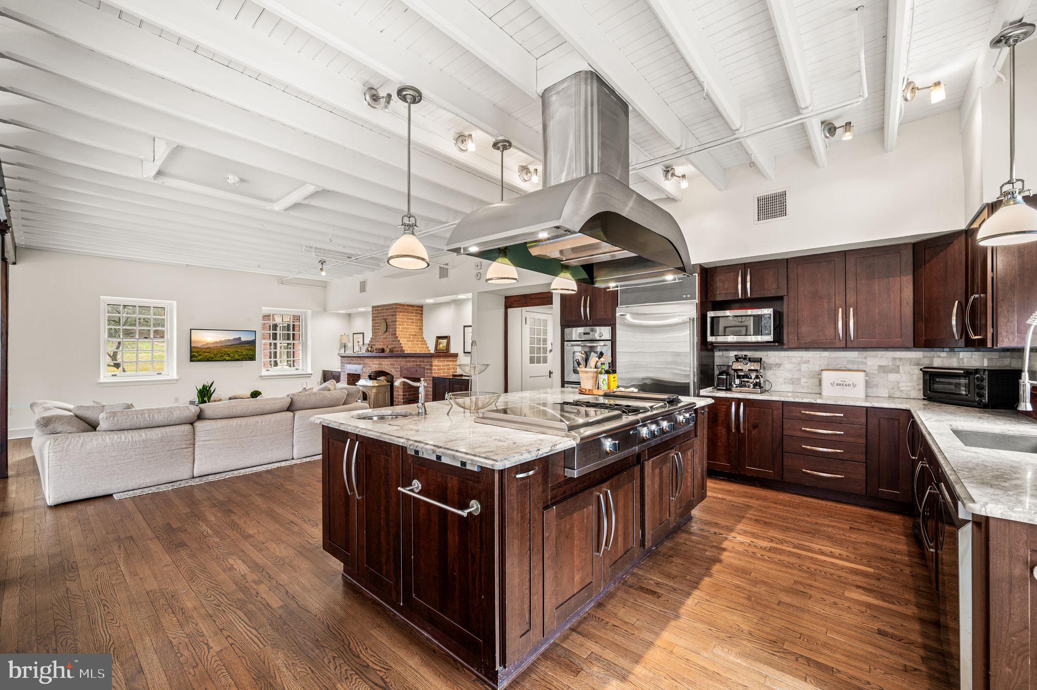 511 W MORELAND AVENUE