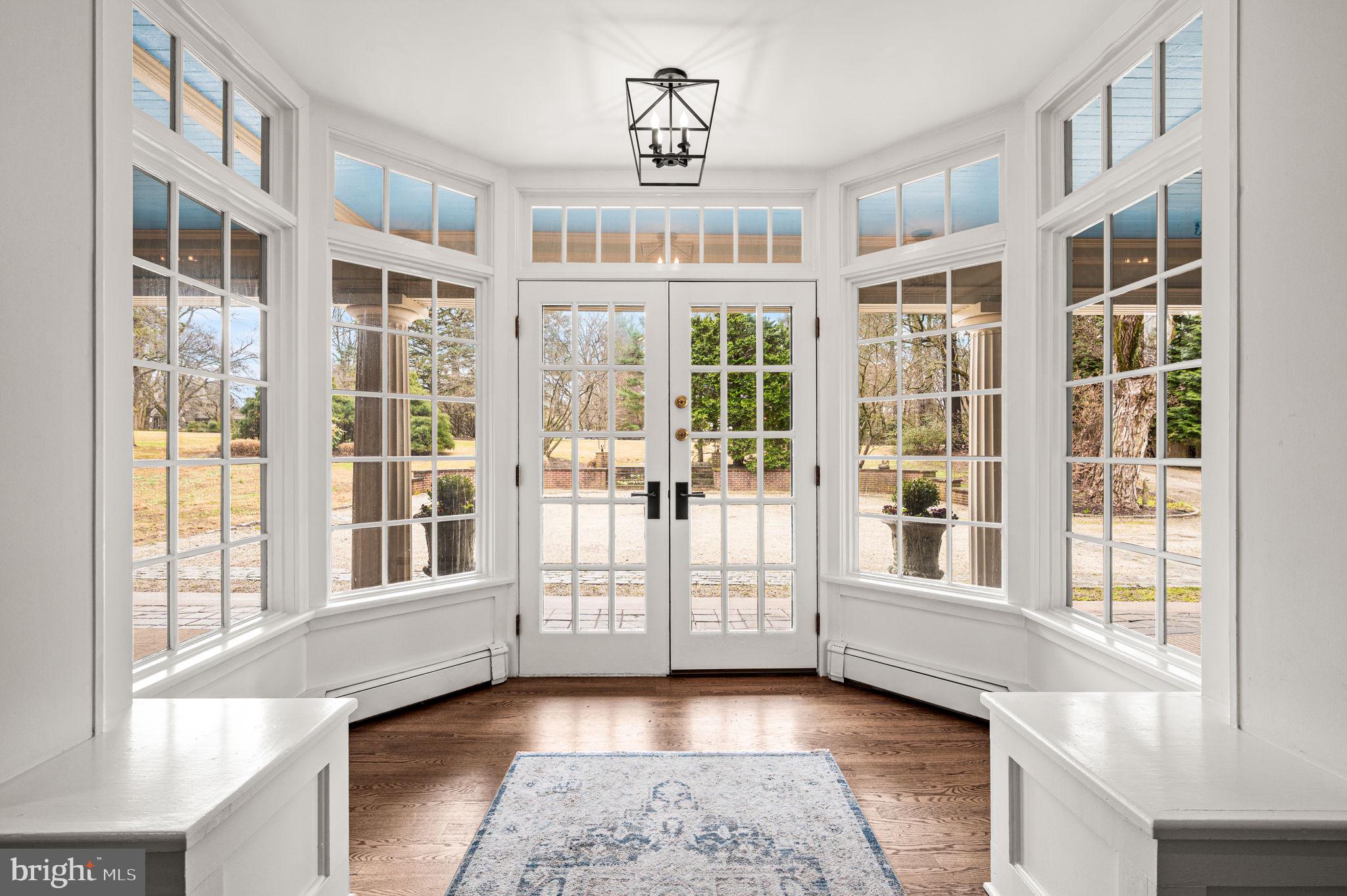 511 W MORELAND AVENUE