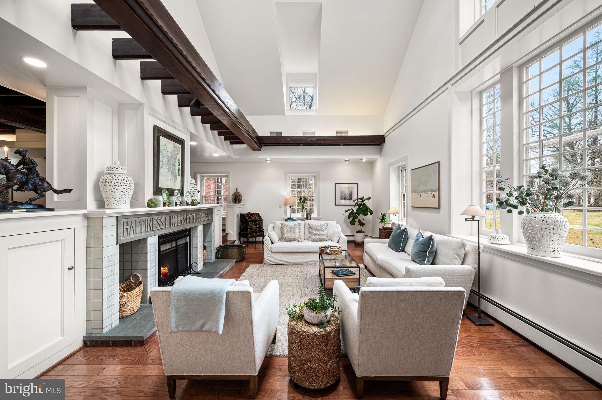 511 W MORELAND AVENUE