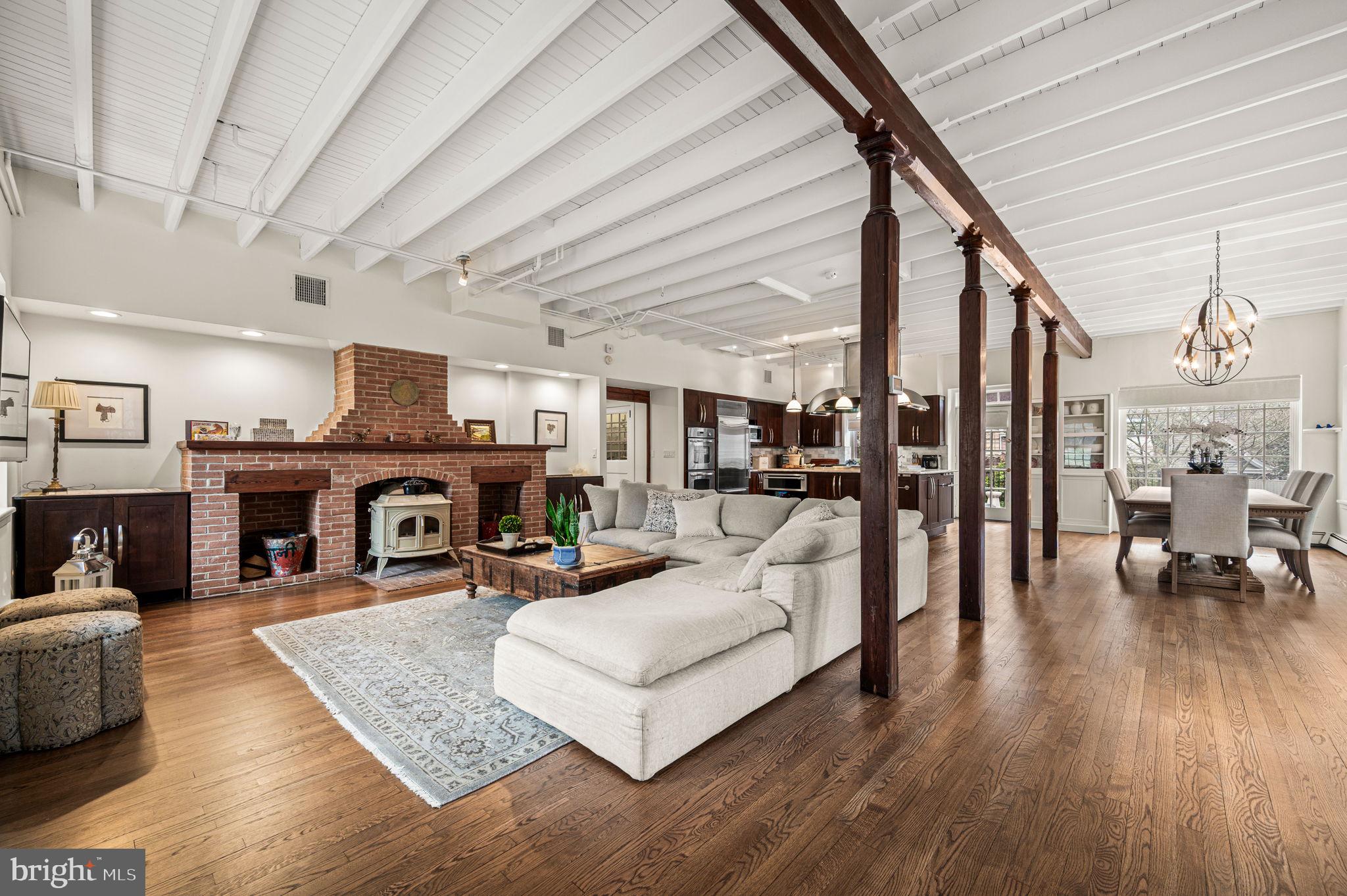 511 W MORELAND AVENUE