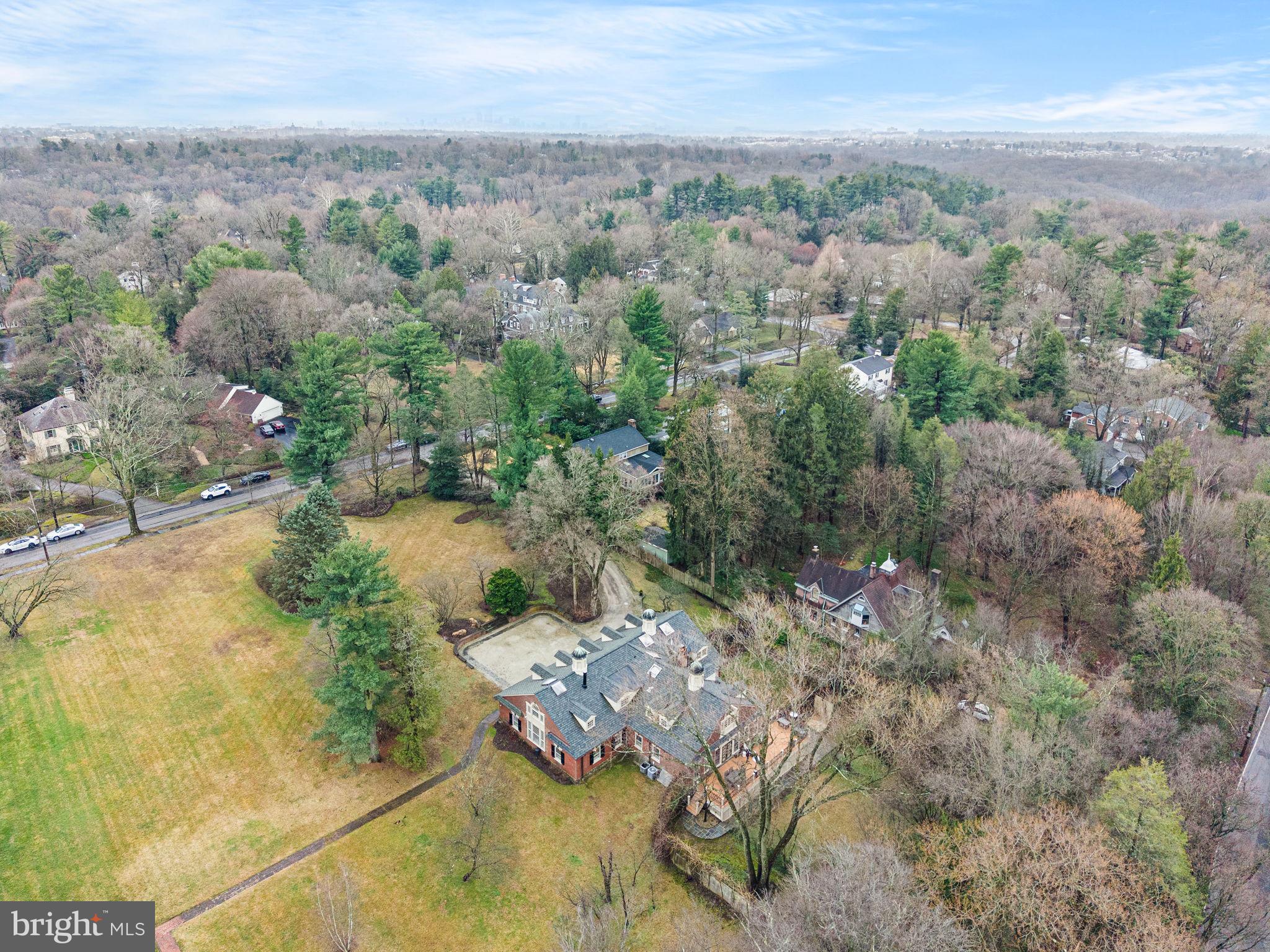 511 W MORELAND AVENUE