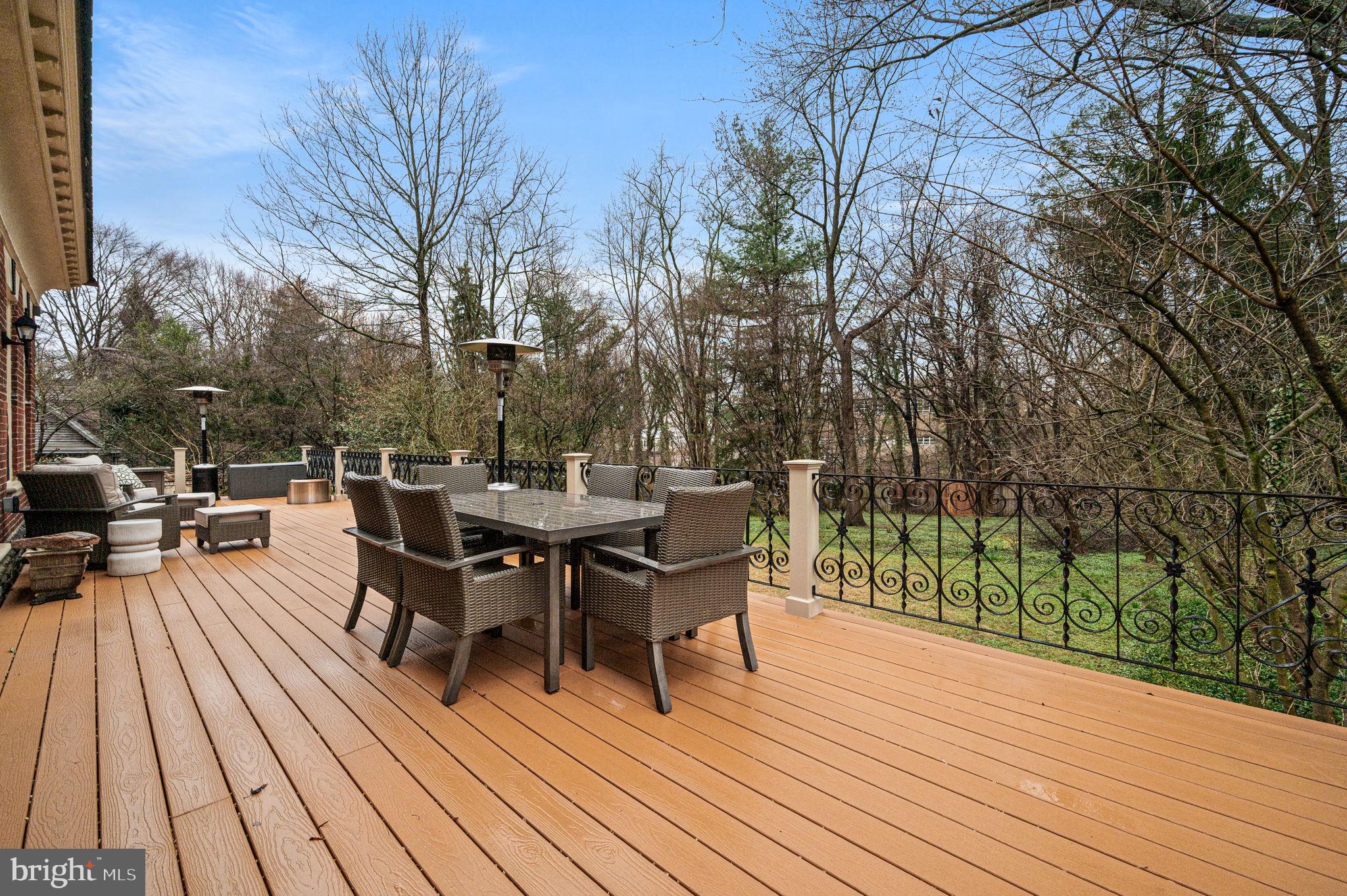 511 W MORELAND AVENUE