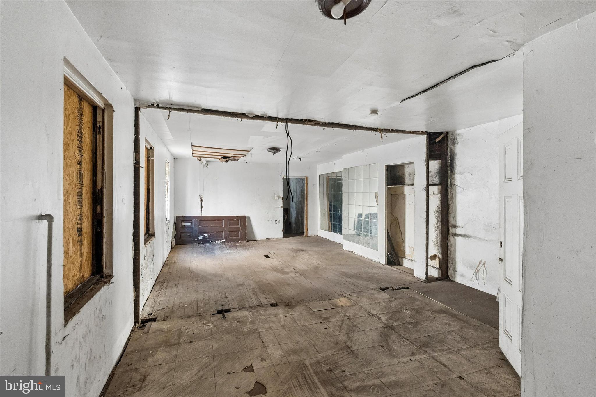 4030 W GIRARD AVENUE