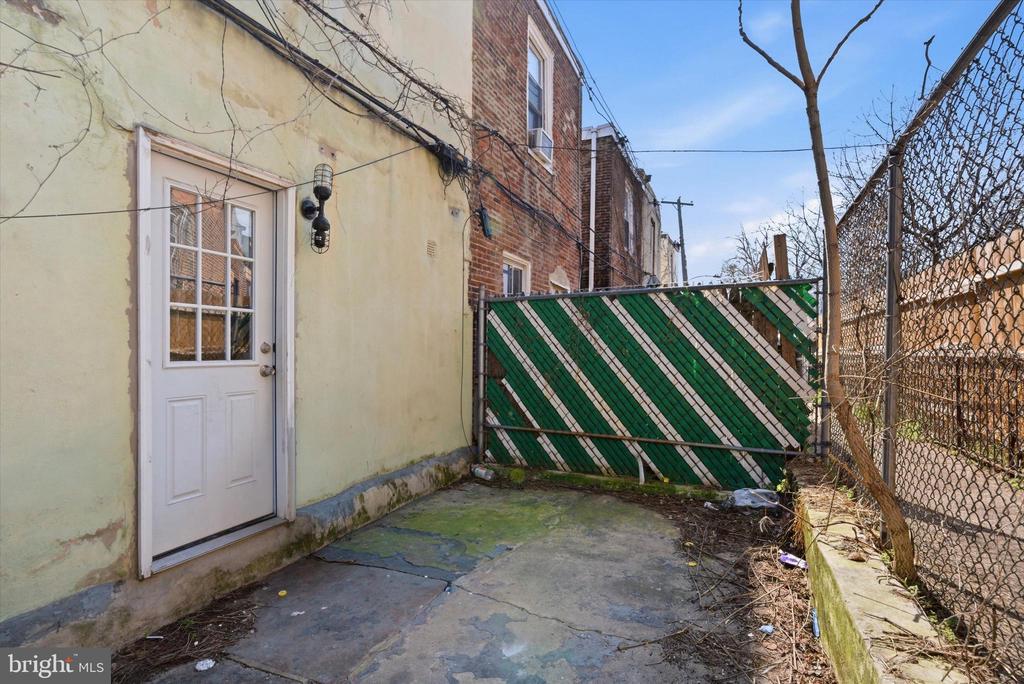 2041 CHURCH LANE