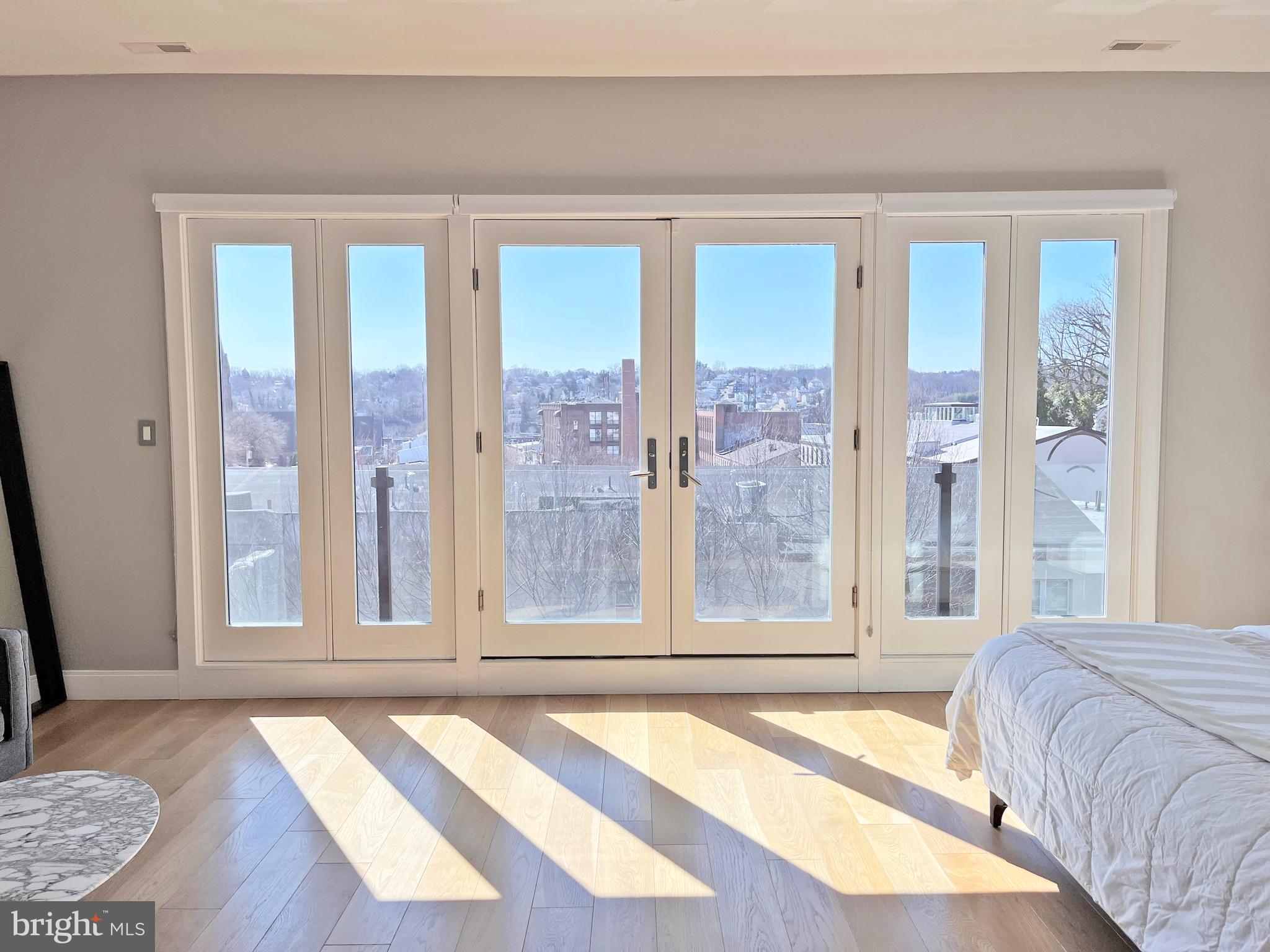 4588 SILVERWOOD STREET