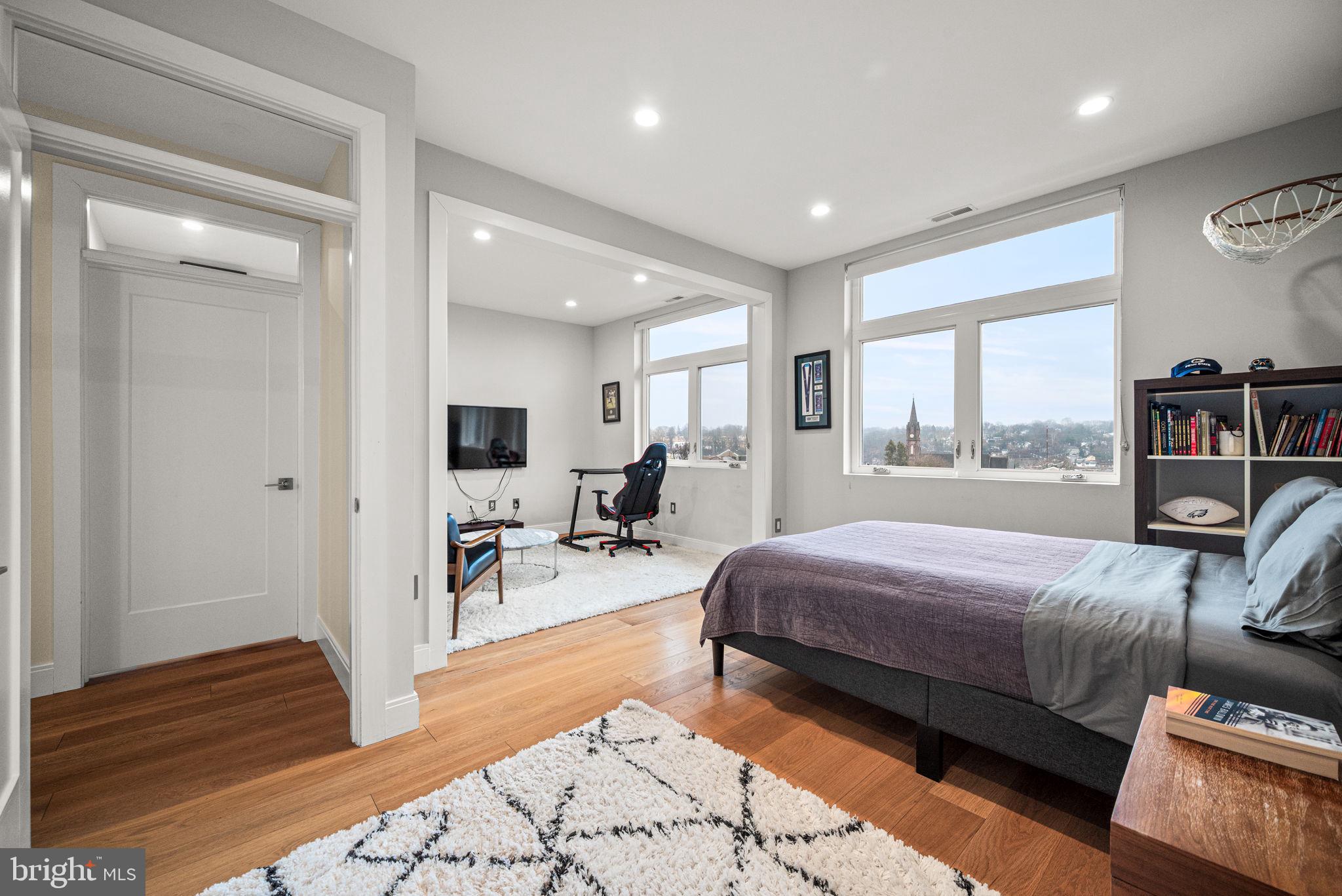 4588 SILVERWOOD STREET