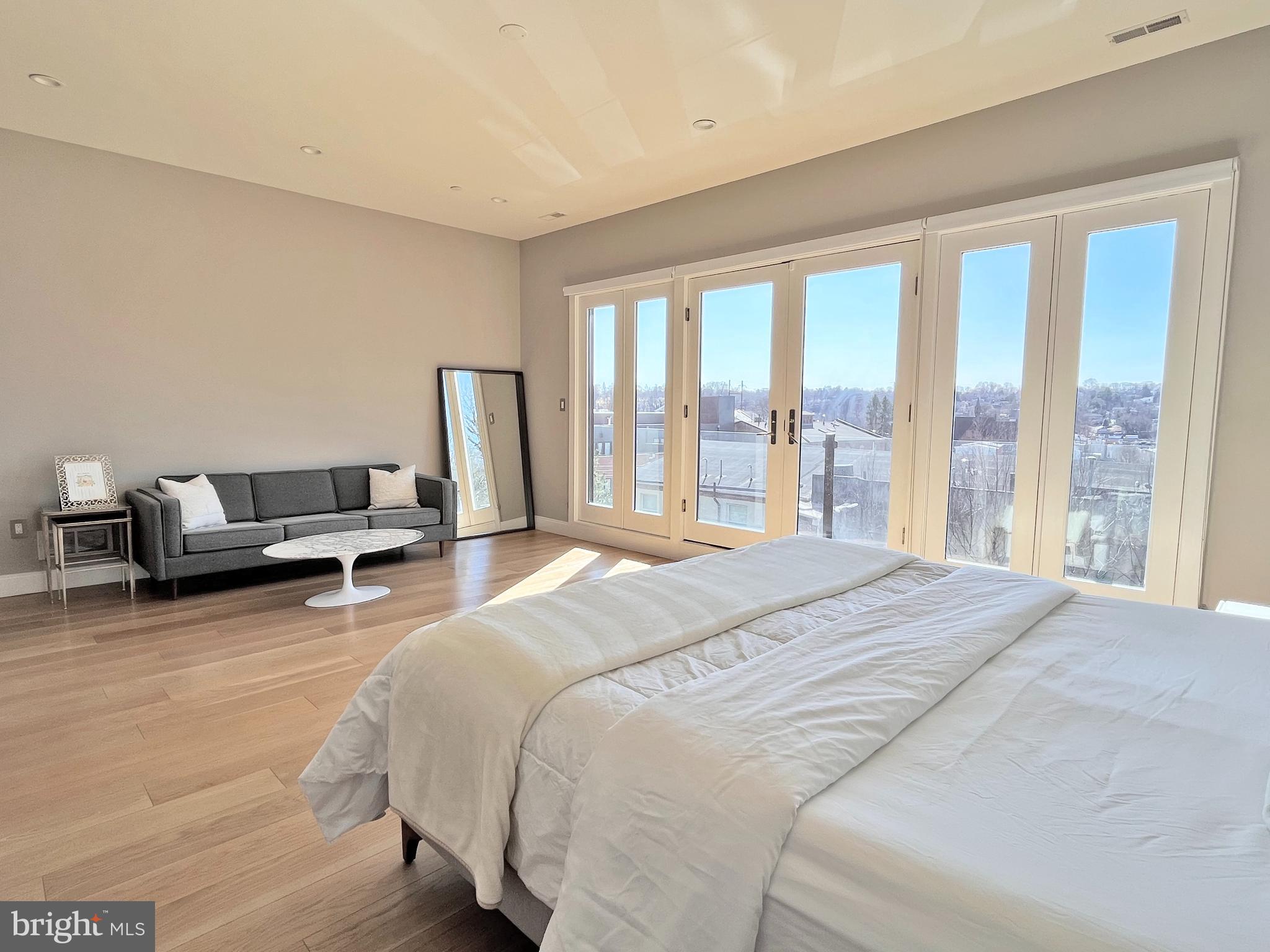 4588 SILVERWOOD STREET