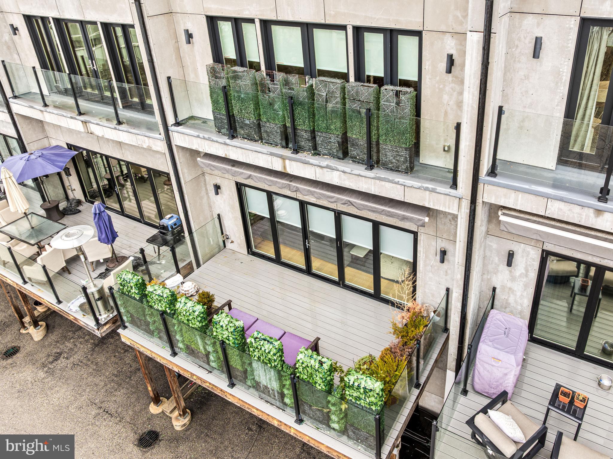 4588 SILVERWOOD STREET