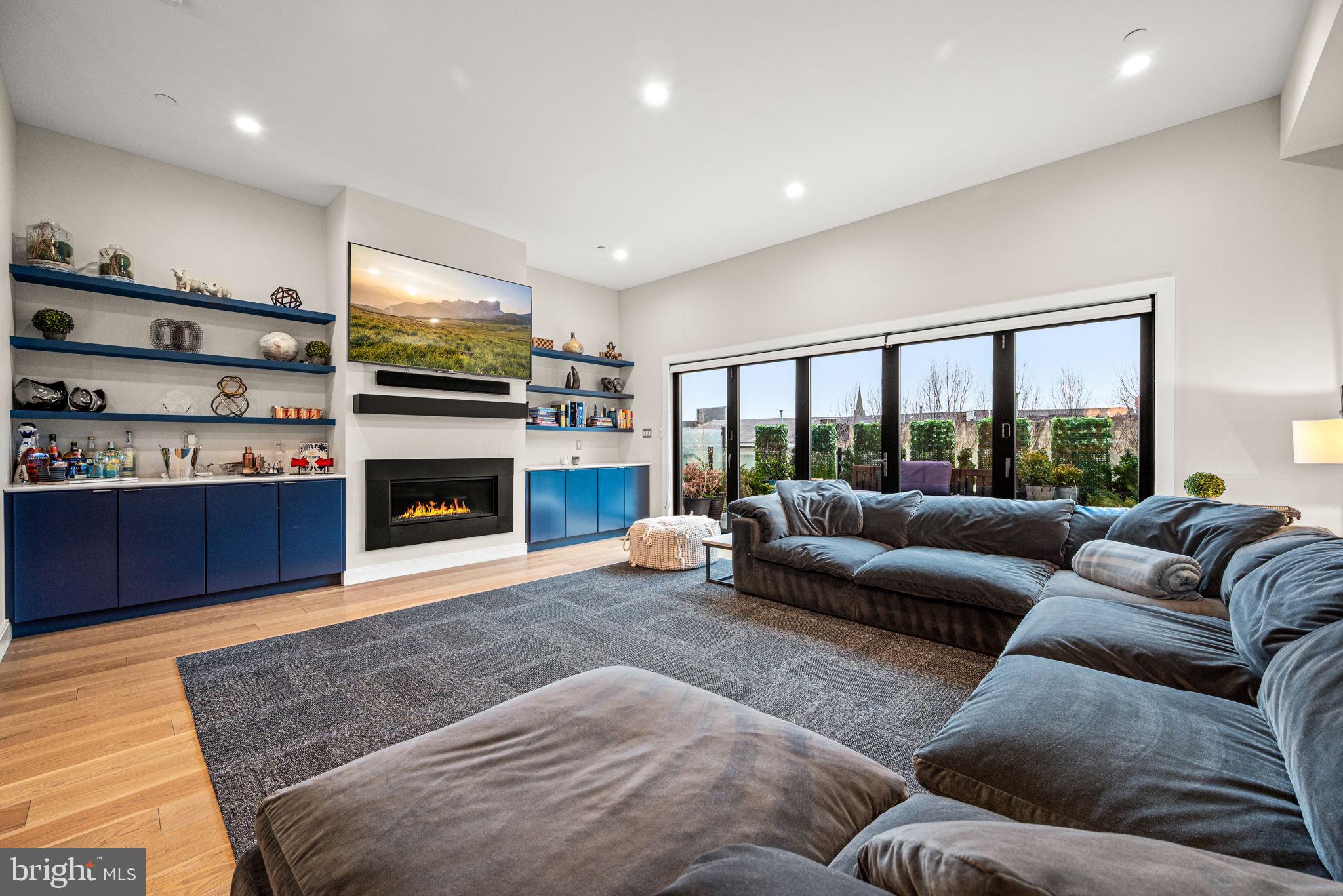 4588 SILVERWOOD STREET