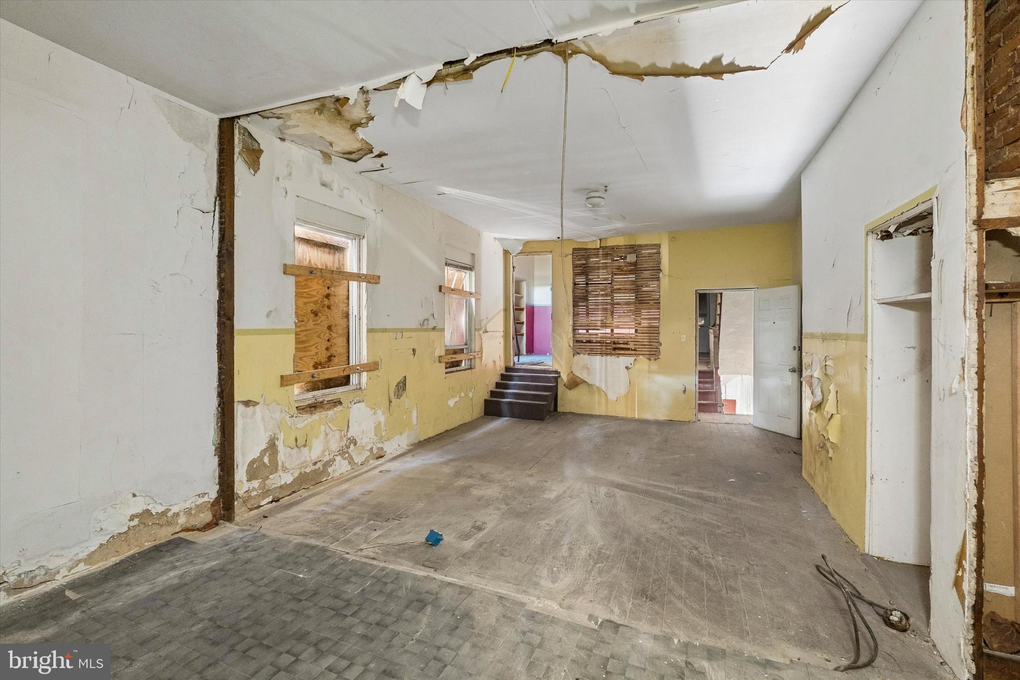 4030 W GIRARD AVENUE