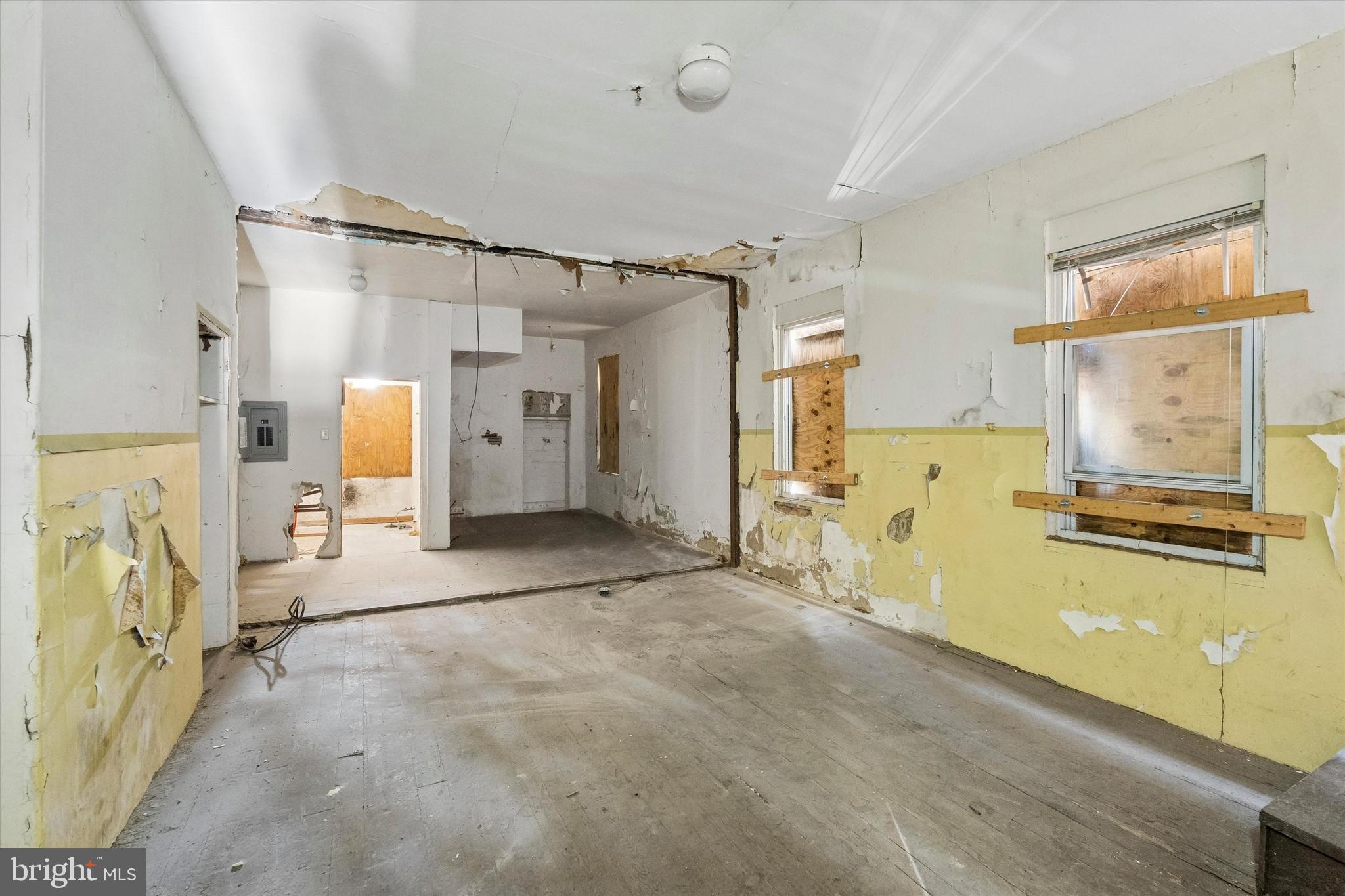 4030 W GIRARD AVENUE