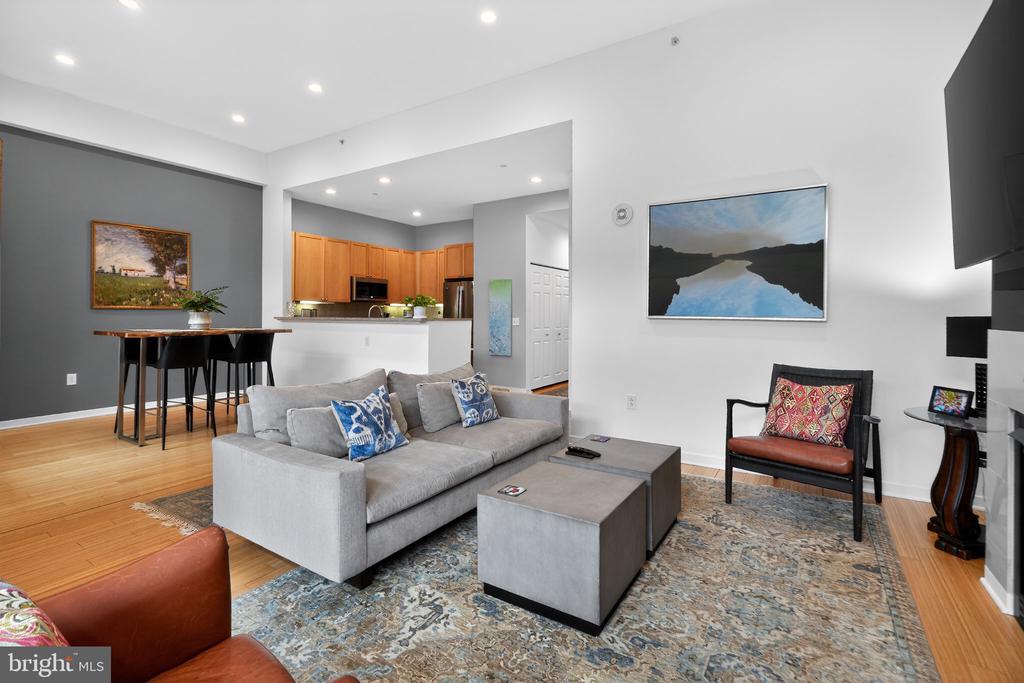 1900 HAMILTON STREET D15