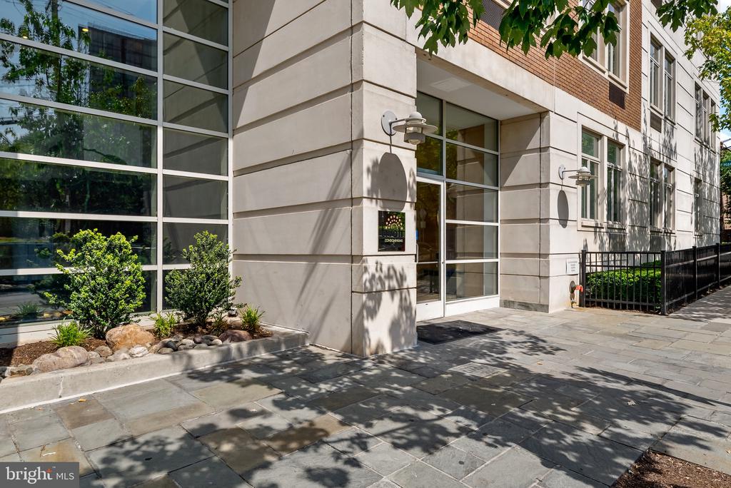 1900 HAMILTON STREET D15