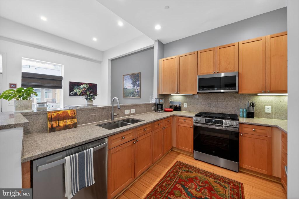 1900 HAMILTON STREET D15