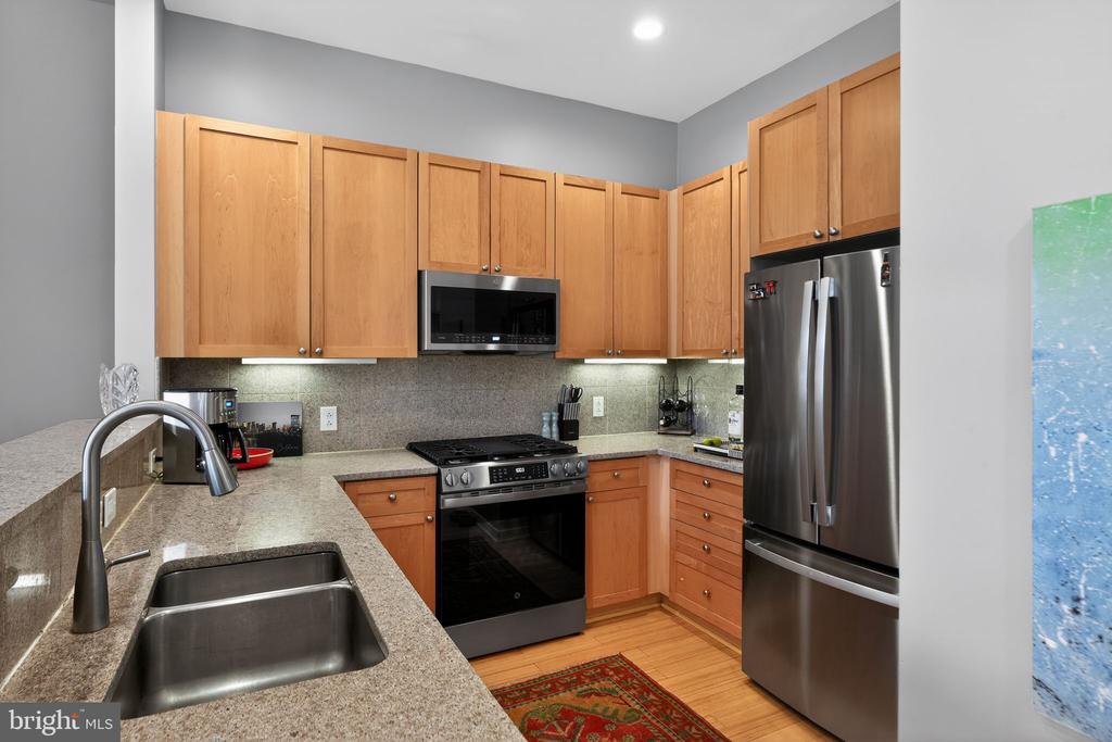 1900 HAMILTON STREET D15